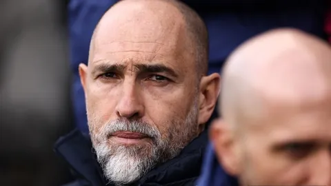 亚马尔倒地争议未获点球，裁判权威解读：合理判罚，球员失控球权